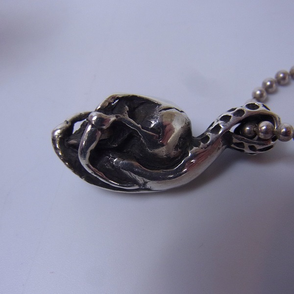 実際に弊社で買取させて頂いたSTANLEY GUESS/スタンリーゲス タロンアンダースカルペンダント ネックレスの画像 2枚目