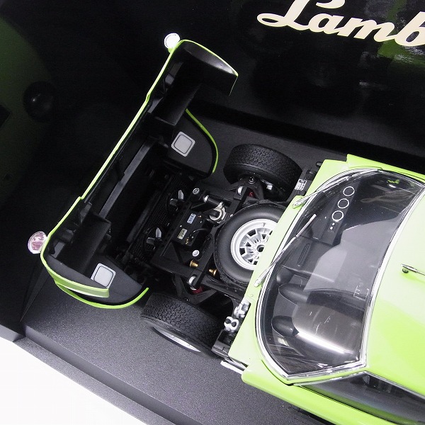 実際に弊社で買取させて頂いたKYOSHO/京商 ランボルギーニ P400SV ライトグリーン 08313LG 1/18の画像 3枚目