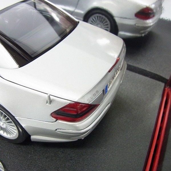実際に弊社で買取させて頂いたMaisto/マイスト メルセデスベンツ SL-55AMG プレミアム 1/18 の画像 4枚目