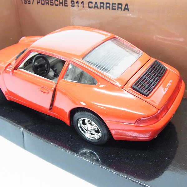 実際に弊社で買取させて頂いたMOTOR MAX 1/24 1997 PORSCHE/ポルシェ 911 CARRERA/カレラ レッド ２台セットの画像 4枚目