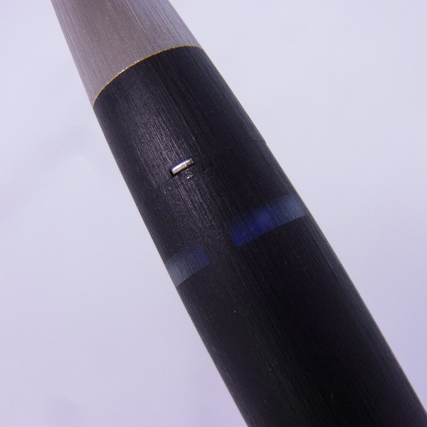 実際に弊社で買取させて頂いたLAMY/ラミー 2000 ブラッシュド加工 インク吸引式 ブラック×シルバー 万年筆の画像 4枚目