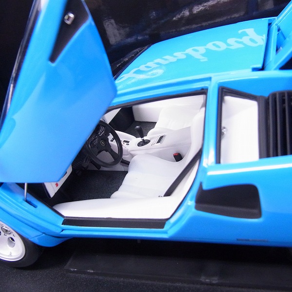 実際に弊社で買取させて頂いたKYOSHO/京商 ランボルギーニ カウンタックLP5000 quattrovalvole 08327BL ブルー 1/18の画像 5枚目
