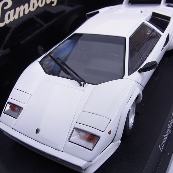 実際に弊社で買取させて頂いたKYOSHO/京商 ランボルギーニ カウンタックLP5000 quattrovalvole 08327W ホワイト 1/18