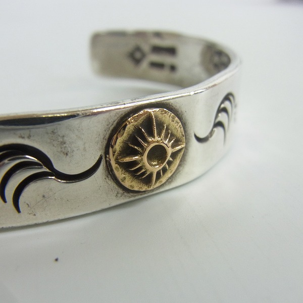 実際に弊社で買取させて頂いたARIZONA FREEDOM/アリゾナフリーダム 12mm K18+SV925 太陽神 唐草 バングルの画像 6枚目