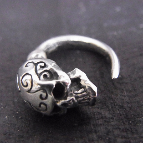 実際に弊社で買取させて頂いた【ギャラ付】CRAZY PIG/クレイジーピッグ トライバルスカルフープ ピアス #512の画像 1枚目