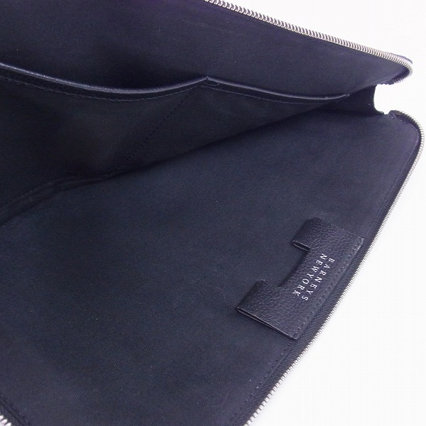 実際に弊社で買取させて頂いたBARNEYS NEWYORK/バーニーズニューヨーク レザークラッチバッグの画像 4枚目