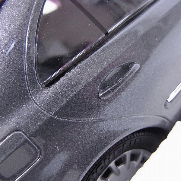 実際に弊社で買取させて頂いたKYOSHO/京商 メルセデスベンツ E-Class W211 セダン 09002SI 1/18の画像 3枚目