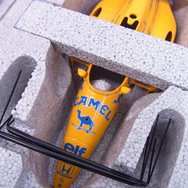 実際に弊社で買取させて頂いたオートアート ロータス 99T ホンダ F1 日本GP 1987 アイルトン・セナ 1/18の画像 3枚目