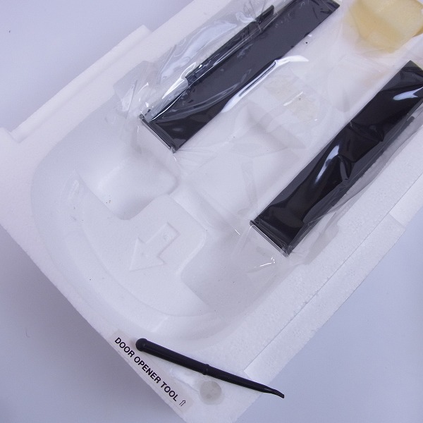 実際に弊社で買取させて頂いたKYOSHO/京商 BMW 760Li Individual 7シリーズ 08573RB ブラック 1/18の画像 7枚目