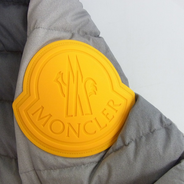 実際に弊社で買取させて頂いたMONCLER×OFF-WHITE/モンクレール×オフホワイト 16-17AW DINARD グラデーションダウンジャケット 2の画像 7枚目