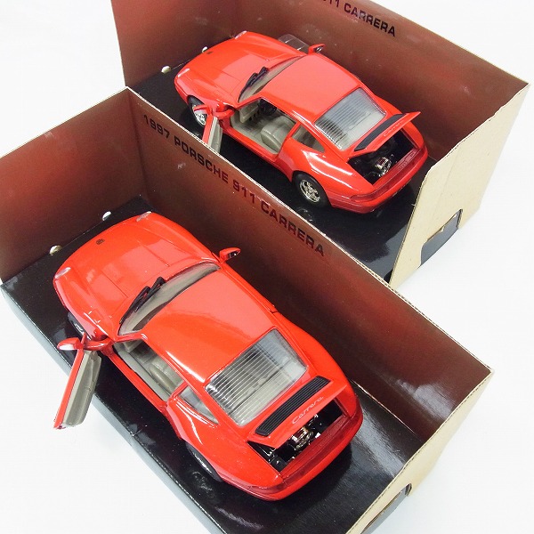 実際に弊社で買取させて頂いたMOTOR MAX 1/24 1997 PORSCHE/ポルシェ 911 CARRERA/カレラ レッド ２台セットの画像 5枚目