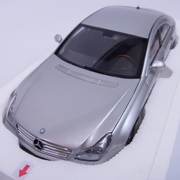 実際に弊社で買取させて頂いたKYOSHO/京商 メルセデスベンツ CLS Class 08401S シルバー 1/18