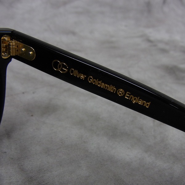 実際に弊社で買取させて頂いたOLIVER GOLDSMITH/オリバー ゴールドスミス ANNABEL-s/アナベル 黒縁 サングラスの画像 4枚目