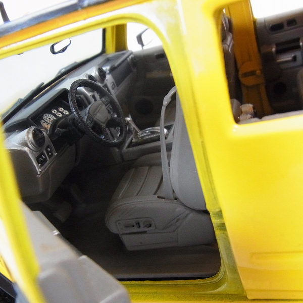 実際に弊社で買取させて頂いたmaisto/マイスト 1/18ミニカー  HUMMER/ハマー H2 SUV イエロー premium EDITIONの画像 4枚目