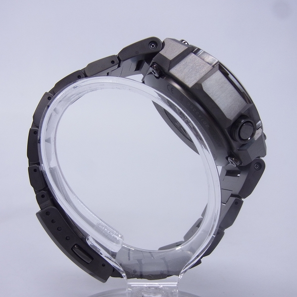 実際に弊社で買取させて頂いた【定価43万↑】G-SHOCK Connectedエンジン 3way/GPS+電波+Bluetooth コバリオン/黒備え MRG-G2000CB-1AJR【未使用】の画像 1枚目