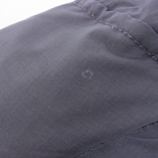 実際に弊社で買取させて頂いたARMANI JEANS/アルマーニジーンズ ナイロン フード付ダウンジャケット 50の画像 6枚目