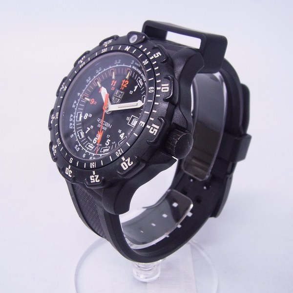 実際に弊社で買取させて頂いたLUMINOX/ルミノックス 8800 RECON/リーコン POINTMAN/ポイントマン 黒文字盤 腕時計【動作未確認】の画像 1枚目