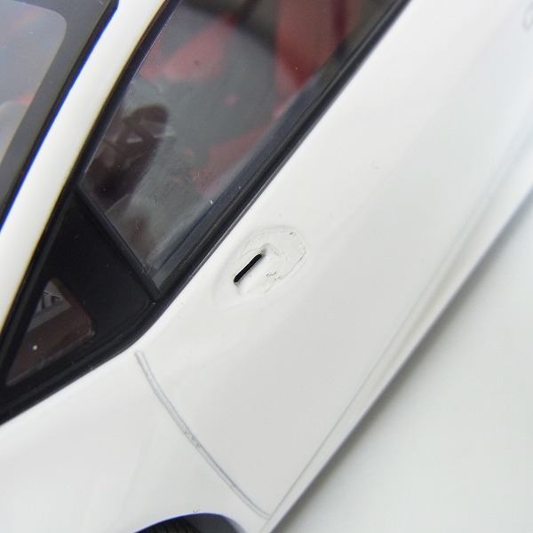 実際に弊社で買取させて頂いた【難有】KYOSHO/京商 Lamborghini Huracan ランボルギーニ ウラカン 1/18 ミニカー 白の画像 2枚目