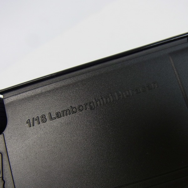 実際に弊社で買取させて頂いた【難有】KYOSHO/京商 Lamborghini Huracan ランボルギーニ ウラカン 1/18 ミニカー 黒の画像 3枚目
