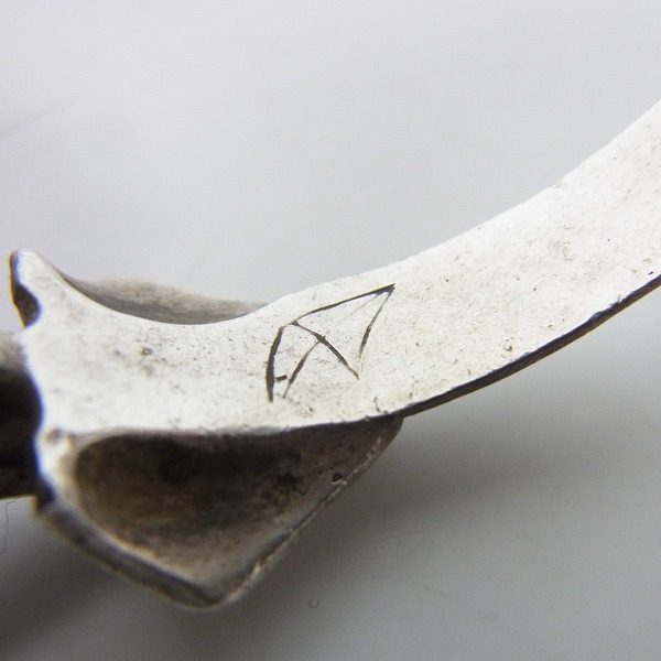 実際に弊社で買取させて頂いたCRAZY PIG/クレイジーピッグ 2スカル バングル ブレスレット/スモールの画像 3枚目