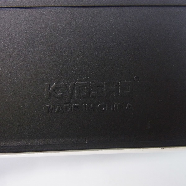 実際に弊社で買取させて頂いた【難有】KYOSHO/京商 Lamborghini Huracan ランボルギーニ ウラカン 1/18 ミニカー 白の画像 4枚目