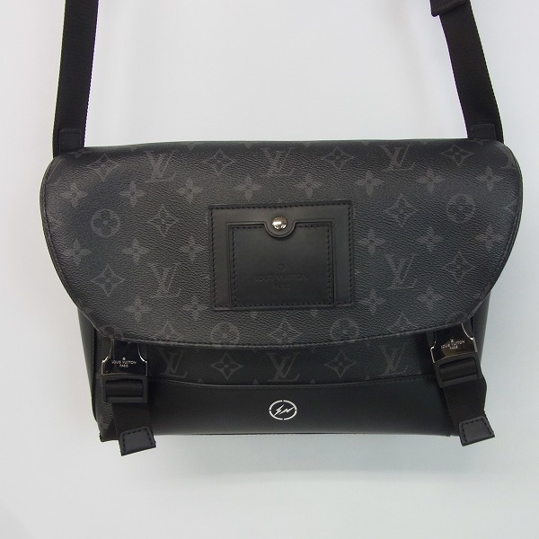 実際に弊社で買取させて頂いたLouis Vuitton×fragment design 限定 モノグラム・エクリプス メッセンジャー・ヴォワヤージュPM M40511