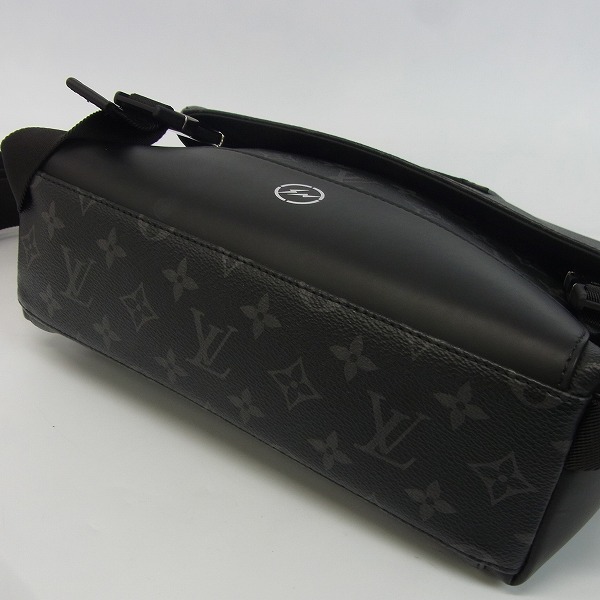 実際に弊社で買取させて頂いたLouis Vuitton×fragment design 限定 モノグラム・エクリプス メッセンジャー・ヴォワヤージュPM M40511の画像 3枚目