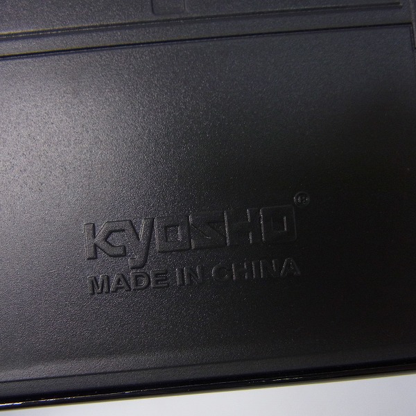 実際に弊社で買取させて頂いた【難有】KYOSHO/京商 Lamborghini Huracan ランボルギーニ ウラカン 1/18 ミニカー 黒の画像 4枚目