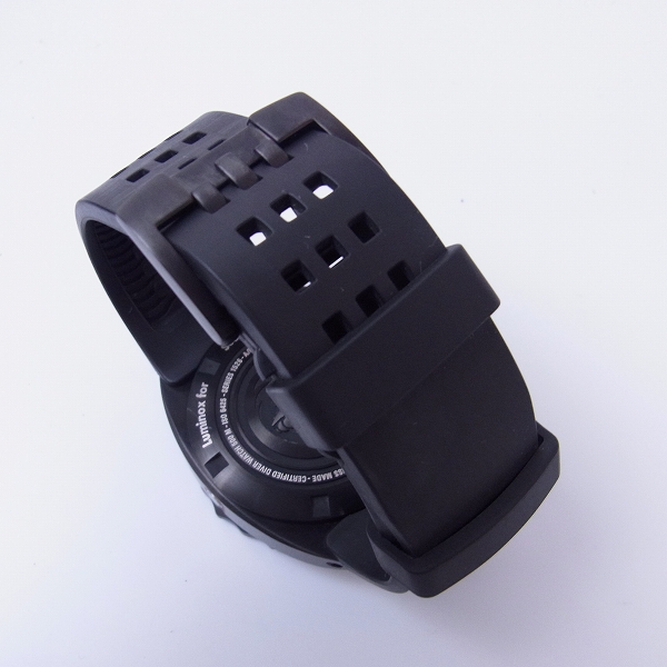 実際に弊社で買取させて頂いたLUMINOX/ルミノックス ディープダイブ スコットキャセル 腕時計 1526 ブラックの画像 2枚目