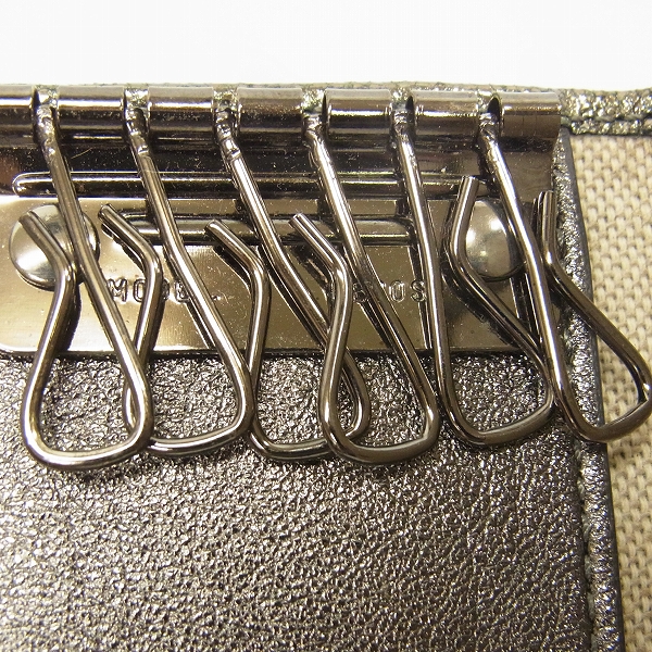 実際に弊社で買取させて頂いたJIMMY CHOO/ジミーチュウ スタッズ 6連キーケースの画像 7枚目