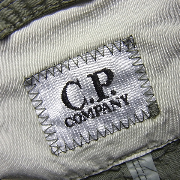 実際に弊社で買取させて頂いたC.P.COMPANY/シーピーカンパニー ナイロン ゴーグル ジャケット 02CMOW146A 50の画像 2枚目