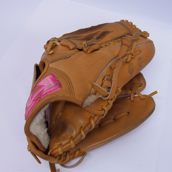 実際に弊社で買取させて頂いたHI-GOLD/ハイゴールド 心極 右投げ/投手用 硬式グローブ KKG-1151