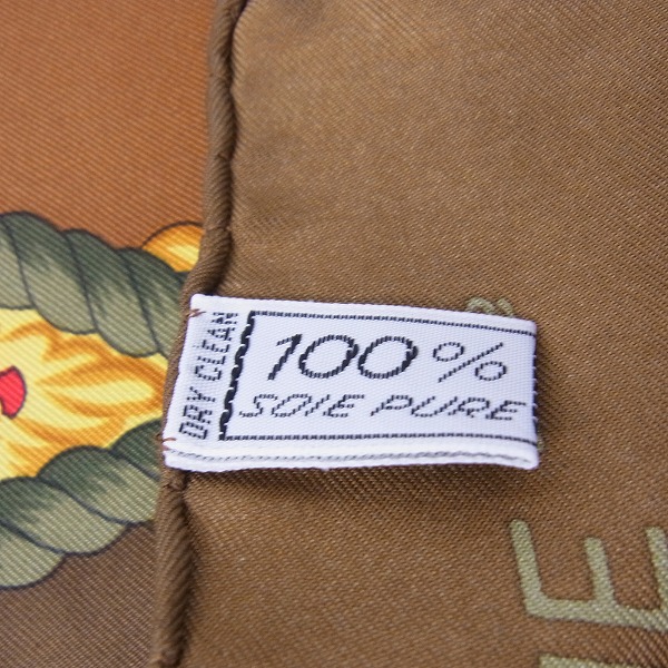 実際に弊社で買取させて頂いたCELINE/セリーヌ 総柄 シルク スカーフの画像 2枚目