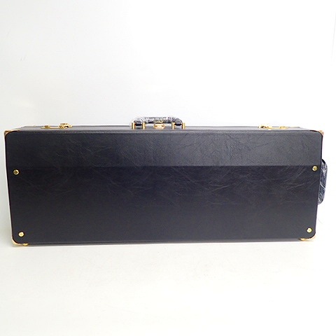 実際に弊社で買取させて頂いた【美品/型番詳細不明/鍵あり】SELMER/セルマ－テナーサックス用 ハードケース ブラックの画像 4枚目