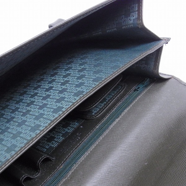 実際に弊社で買取させて頂いたGIVENCHY/ジバンシィ ストラップ付 セカンドバッグの画像 3枚目