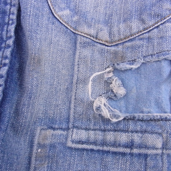 実際に弊社で買取させて頂いたM/エム 2015SS workers repair denim shirts 長袖  デニムシャツ リペア加工 インディゴ/M の画像 7枚目