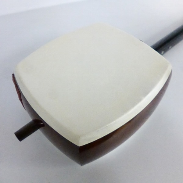 実際に弊社で買取させて頂いた★【ジャンク】三味線 中棹 継手二本溝 金ほぞ 綾杉胴 東さわり 和楽器の画像 6枚目