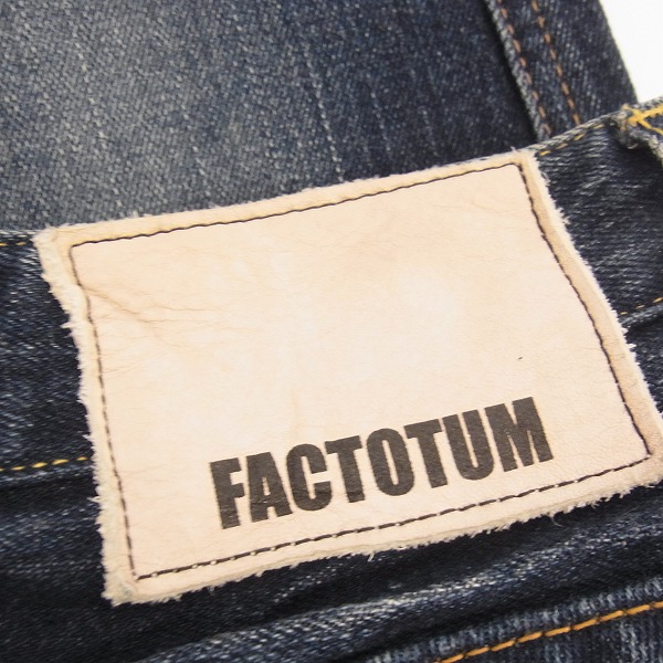 実際に弊社で買取させて頂いたFACTOTUM/ファクトタム タイトストレートデニムパンツ インディゴ 01041520/28の画像 2枚目