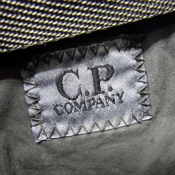 実際に弊社で買取させて頂いたC.P.COMPANY/シーピーカンパニー ナイロン ジャケット 11WM25005 A01/50の画像 2枚目