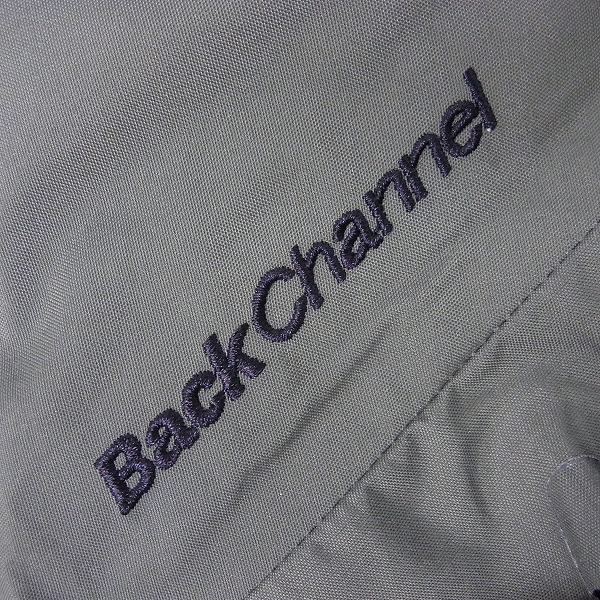 実際に弊社で買取させて頂いたBACKCHANNEL/バックチャンネル ナイロン マウンテンパーカー カーキ/Lの画像 3枚目