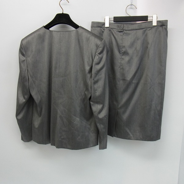 実際に弊社で買取させて頂いたCELINE/セリーヌ ノーカラージャケット/スカート セットアップ/44の画像 1枚目