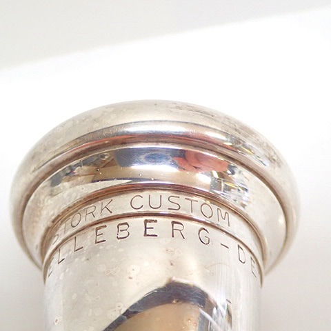 実際に弊社で買取させて頂いたSTORK CUSTOM/ストーク HELLEBERG-DECK チューバ用 マウスピース 金管楽器 アクセサリーの画像 2枚目