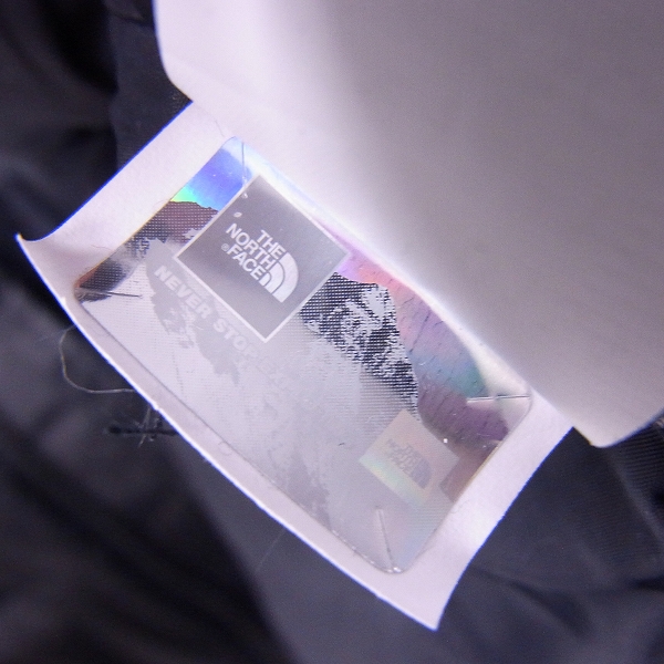 実際に弊社で買取させて頂いたTHE NORTH FACE/ノースフェイス 1996 Retro Nuptse Jacket/ヌプシジャケット ダウン NF0A3C8DJK3/Sの画像 4枚目