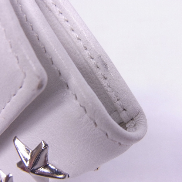 実際に弊社で買取させて頂いたJIMMY CHOO/ジミーチュウ スタースタッズ レザー6連キーケース ホワイトの画像 7枚目
