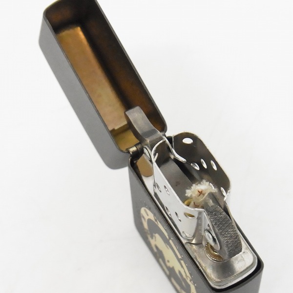 実際に弊社で買取させて頂いたZIPPO/ジッポー HUNTING WORLD/ハンティングワールド 06年製の画像 4枚目