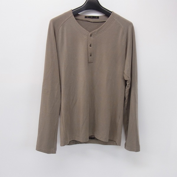 実際に弊社で買取させて頂いたato/アトウ ノーカラーボタン カットソー テンセル地/48