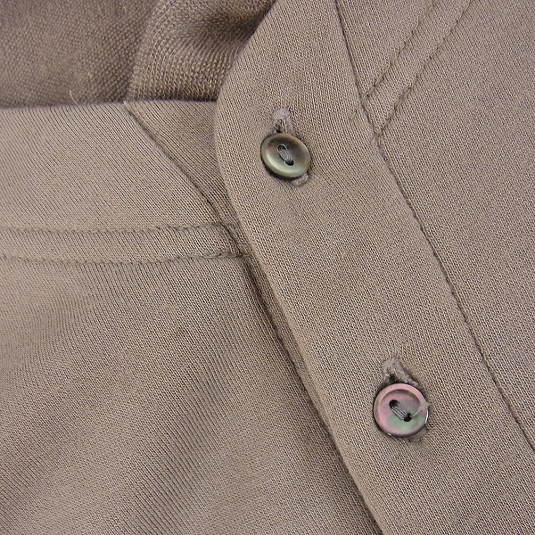 実際に弊社で買取させて頂いたato/アトウ ノーカラーボタン カットソー テンセル地/48の画像 4枚目