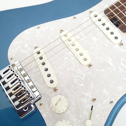 実際に弊社で買取させて頂いた★【保証書付/改造有り】ESP/イーエスピー SNAPPER-AL/スナッパー Supreme Blue スキャロップ エレキギター の画像 4枚目