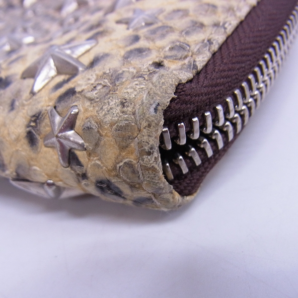 実際に弊社で買取させて頂いたJIMMY CHOO/ジミーチュウ パイソン/スタースタッズ ラウンドジップウォレットの画像 8枚目