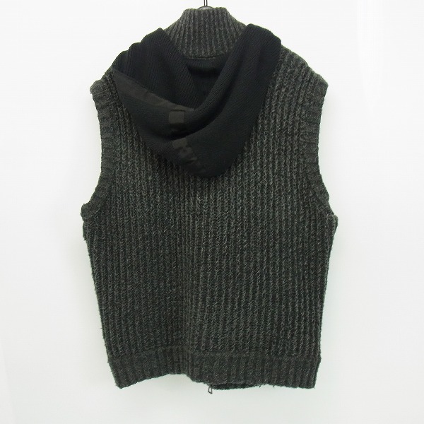 実際に弊社で買取させて頂いたHUGO BOSS/ヒューゴボス ニット切り替え ダウンベスト ブラック/XXXLの画像 1枚目